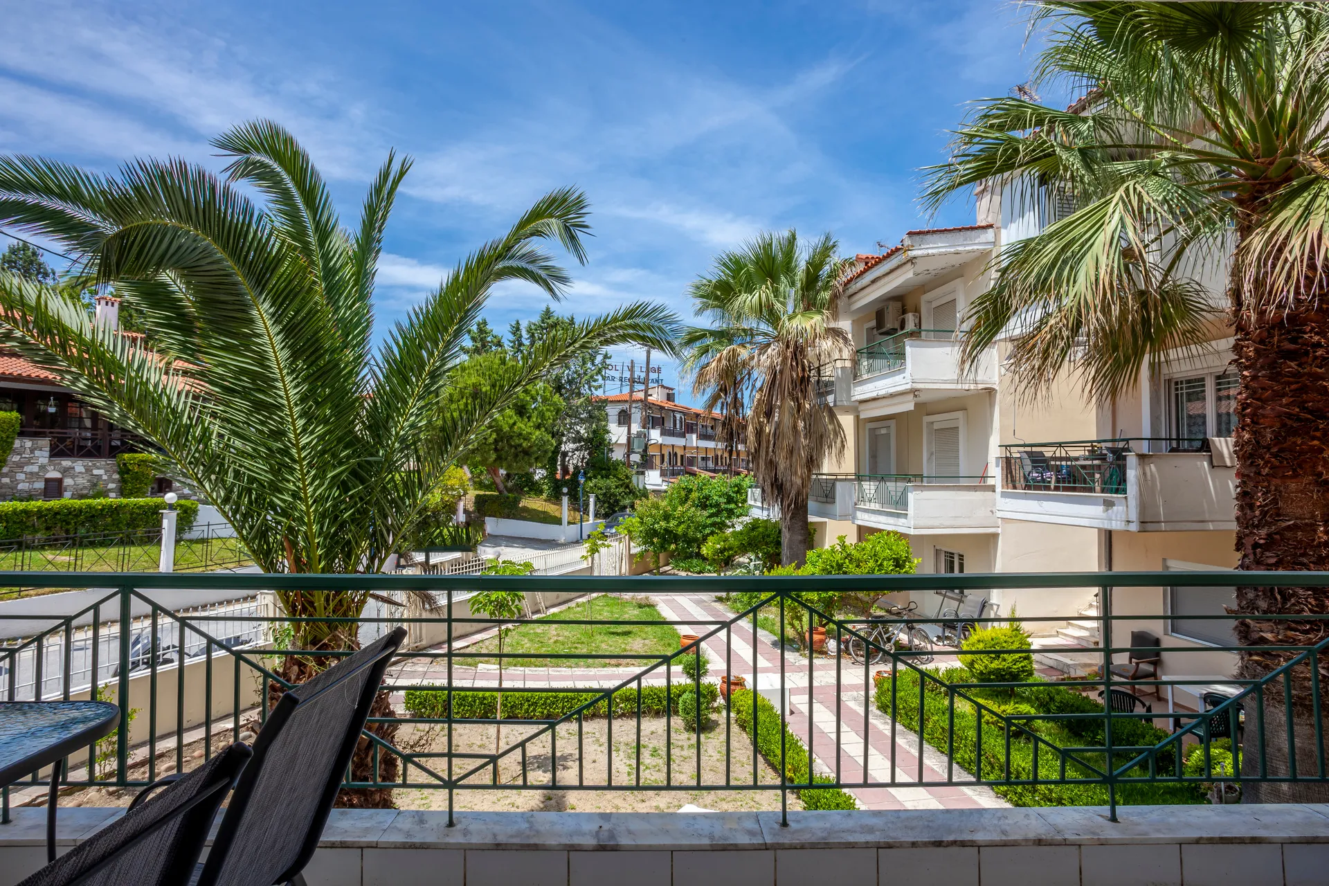 Tiara Holidays - Aris Luxury - pogled sa terase
